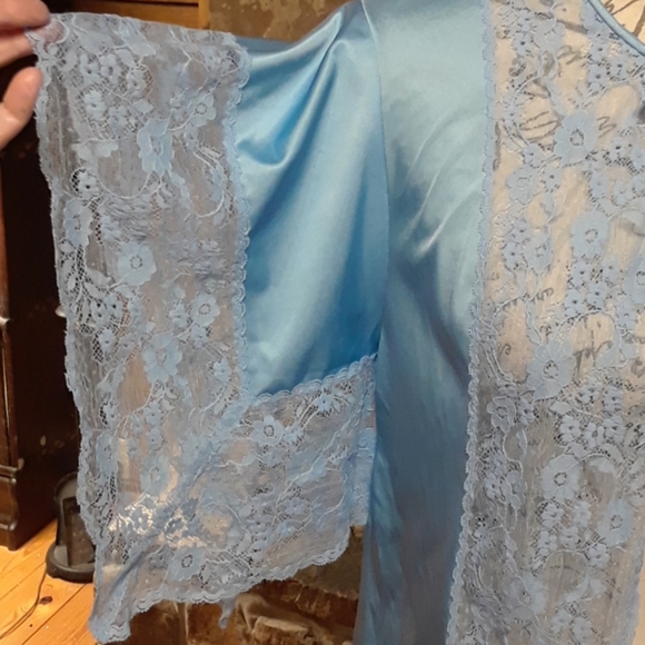 Vintage bed jacket or short robe - Picture 3 of 6